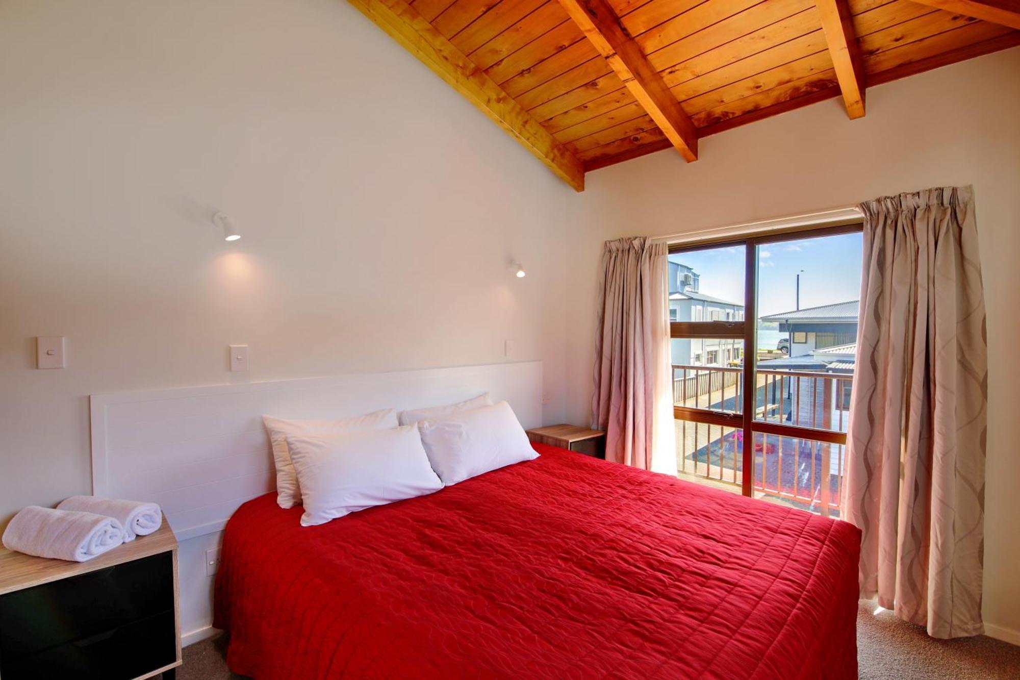 Blue Marlin Apartments Whitianga Exterior foto